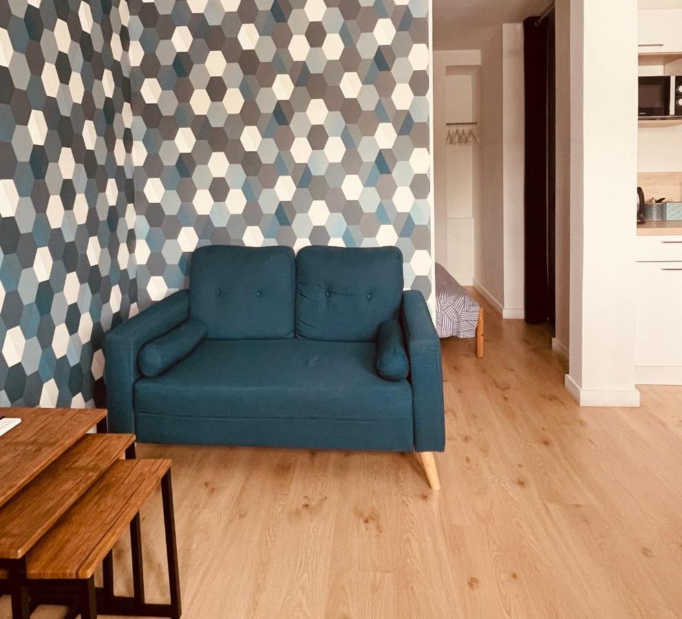 Joli Studio A Deux Pas Du Chateau Et Du Centre Витре Экстерьер фото